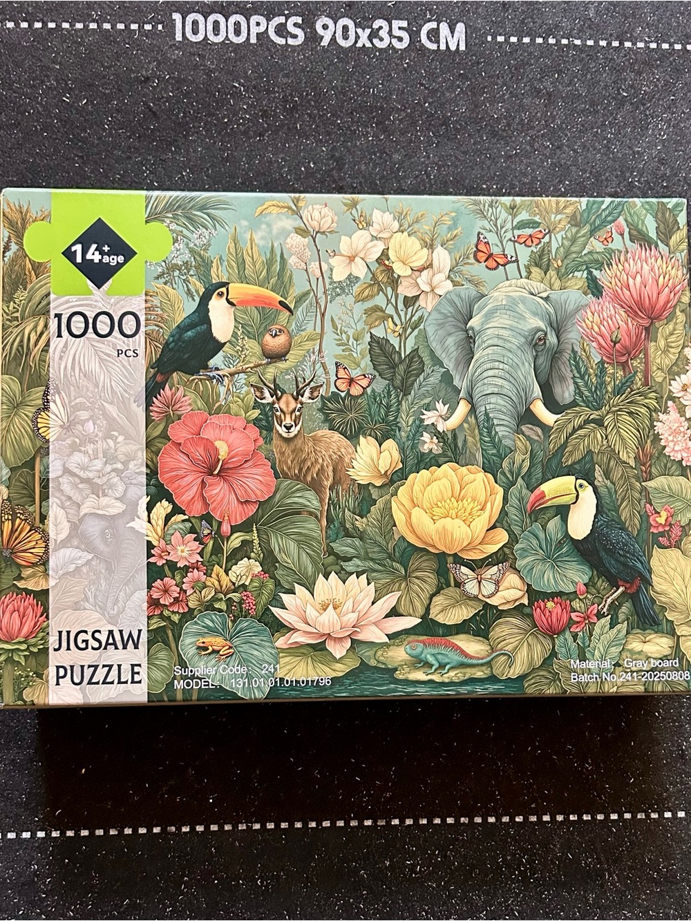 1000-Piece Tropical Wildlife Jigsaw Puzzle - Green Floral